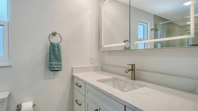 711 SPANISH DRIVE S, Longboat Key, FL 34228