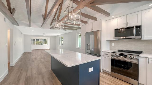 711 SPANISH DRIVE S, Longboat Key, FL 34228