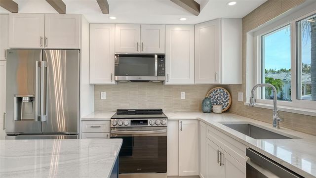 711 SPANISH DRIVE S, Longboat Key, FL 34228