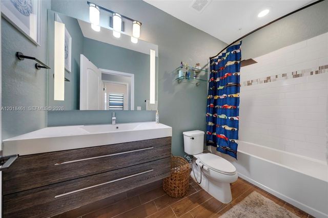 2454 Primrose Pl, Oakland Park, FL 33309