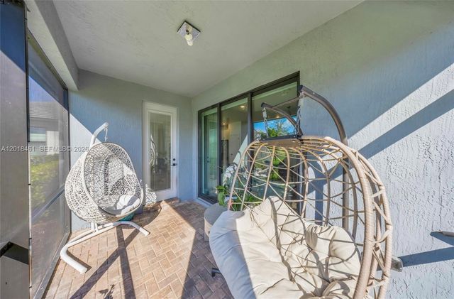2454 Primrose Pl, Oakland Park, FL 33309