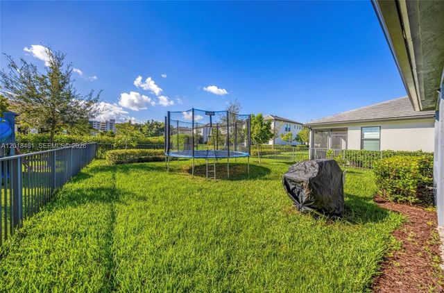 2454 Primrose Pl, Oakland Park, FL 33309
