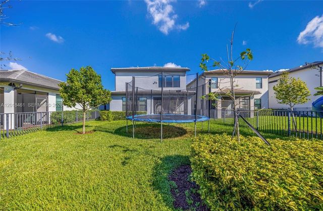 2454 Primrose Pl, Oakland Park, FL 33309