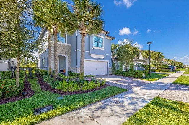 2454 Primrose Pl, Oakland Park, FL 33309