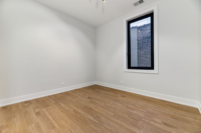 1807 W Division Street 301, Chicago, IL 60622