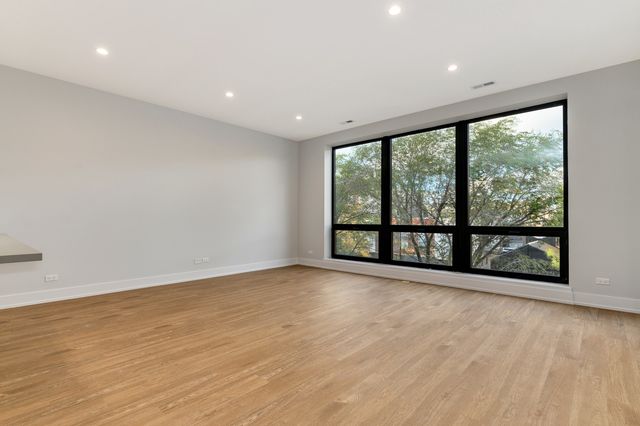 1807 W Division Street 301, Chicago, IL 60622