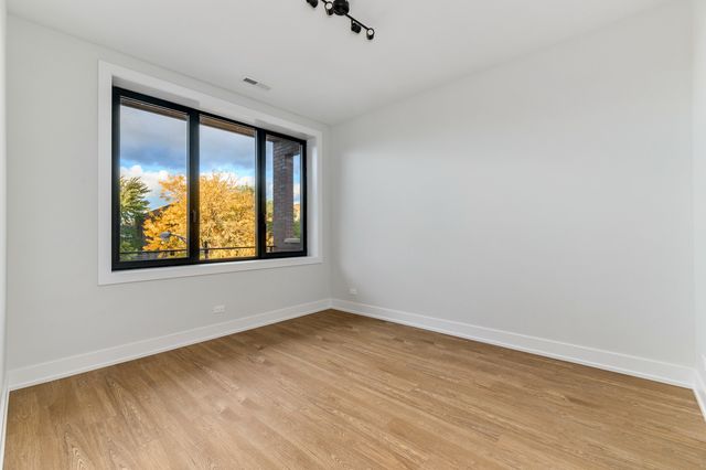 1807 W Division Street 301, Chicago, IL 60622