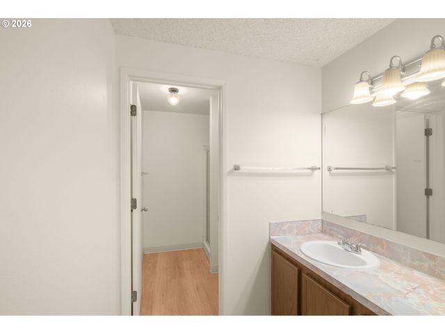 2635 Se 170TH Ave, Portland, OR 97236