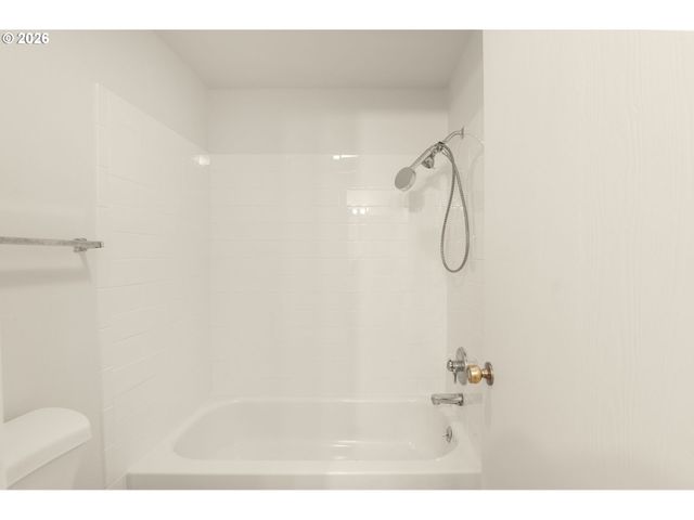 2635 Se 170TH Ave, Portland, OR 97236