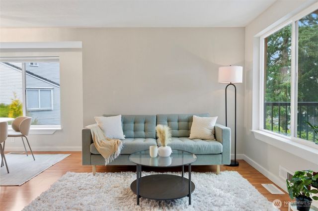 925 S 310th Place, Federal Way, WA 98003