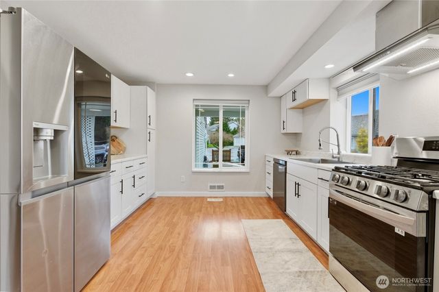 925 S 310th Place, Federal Way, WA 98003