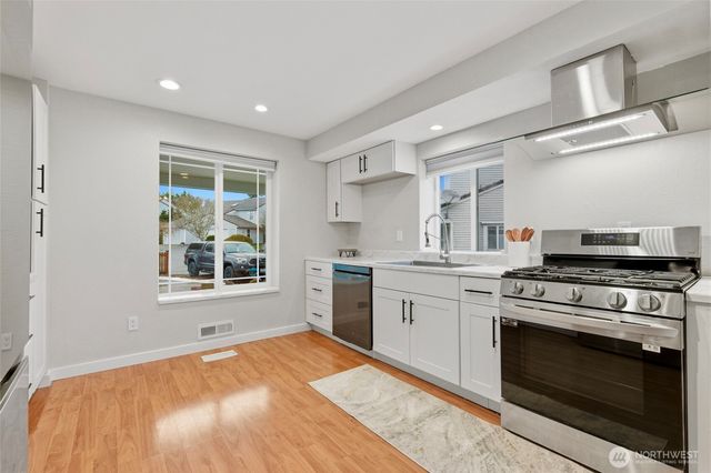 925 S 310th Place, Federal Way, WA 98003