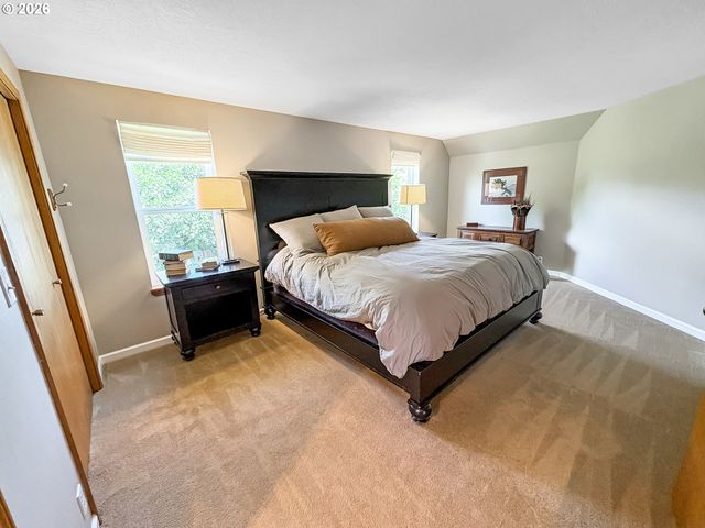 1040 Sw TALL OAKS Dr, Mc Minnville, OR 97128