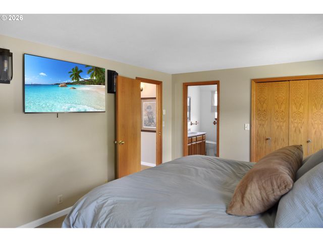 1040 Sw TALL OAKS Dr, Mc Minnville, OR 97128