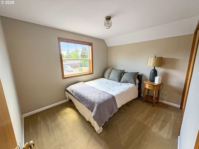 1040 Sw TALL OAKS Dr, Mc Minnville, OR 97128