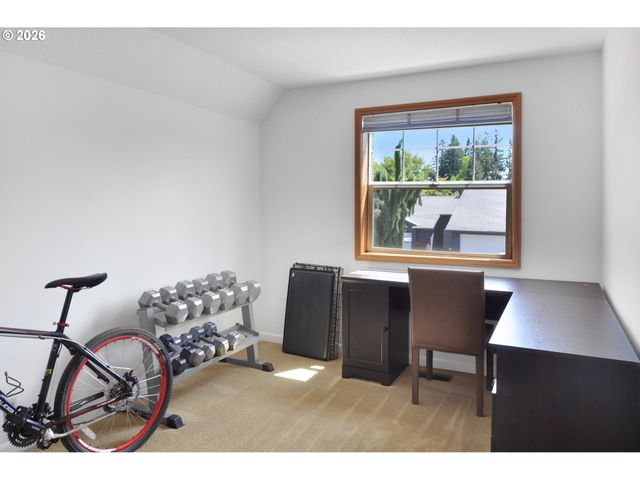 1040 Sw TALL OAKS Dr, Mc Minnville, OR 97128