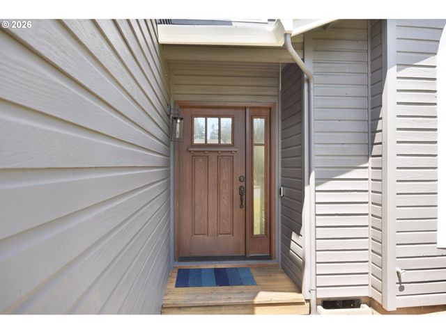 1040 Sw TALL OAKS Dr, Mc Minnville, OR 97128