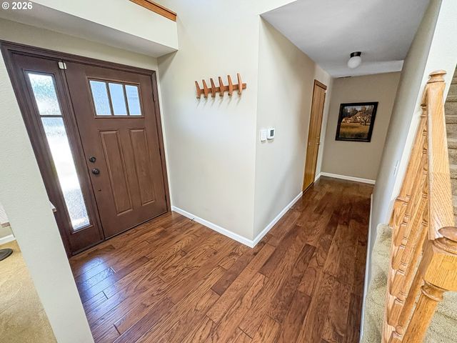 1040 Sw TALL OAKS Dr, Mc Minnville, OR 97128