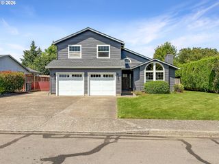 1040 Sw TALL OAKS Dr, Mc Minnville, OR 97128