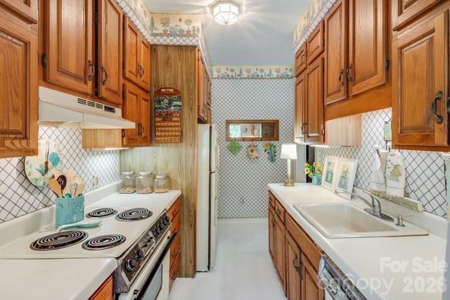 121 Ohara Circle, Hendersonville, NC 28739