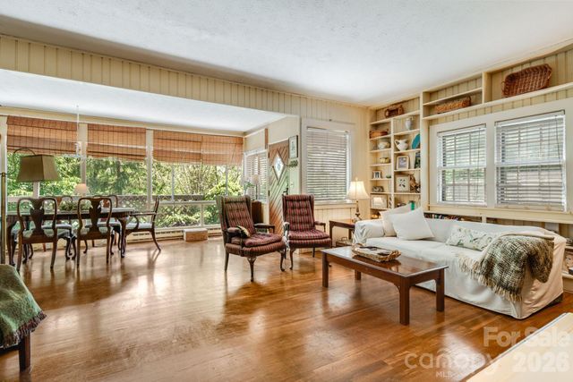 121 Ohara Circle, Hendersonville, NC 28739