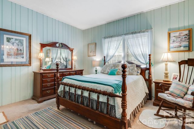 121 Ohara Circle, Hendersonville, NC 28739