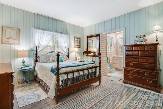 121 Ohara Circle, Hendersonville, NC 28739