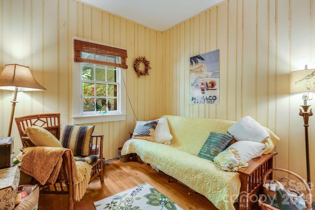 121 Ohara Circle, Hendersonville, NC 28739