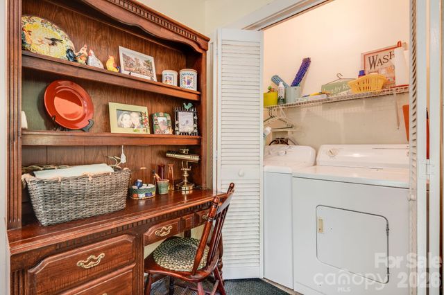 121 Ohara Circle, Hendersonville, NC 28739