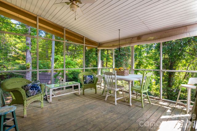 121 Ohara Circle, Hendersonville, NC 28739