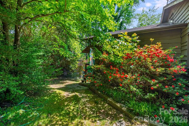 121 Ohara Circle, Hendersonville, NC 28739