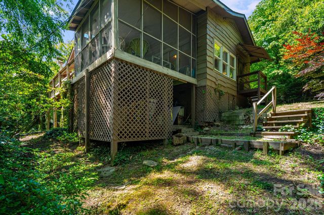 121 Ohara Circle, Hendersonville, NC 28739