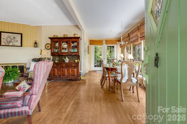 121 Ohara Circle, Hendersonville, NC 28739