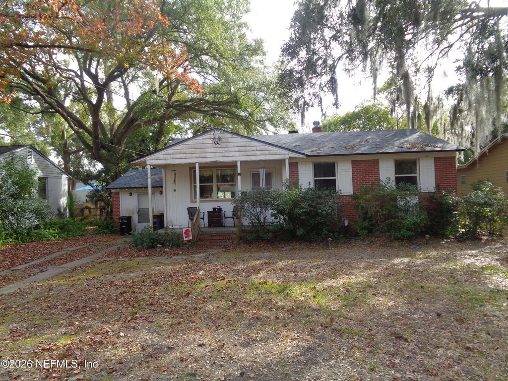 1940 LAKEWOOD Circle S, Jacksonville, FL 32207