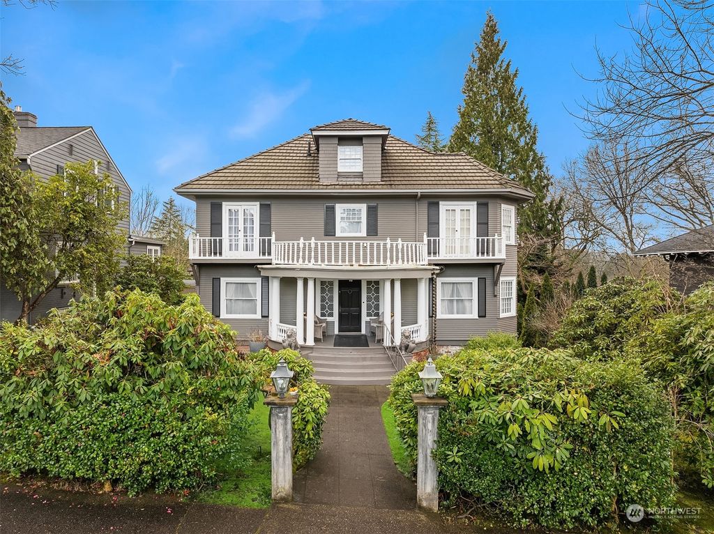 1021 34th Avenue E, Seattle, WA 98112
