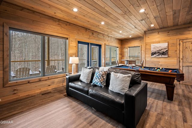 2247 Headrick Lead, Sevierville, TN 37862