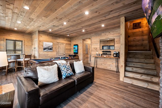 2247 Headrick Lead, Sevierville, TN 37862