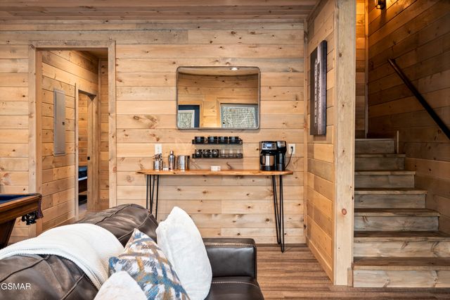 2247 Headrick Lead, Sevierville, TN 37862