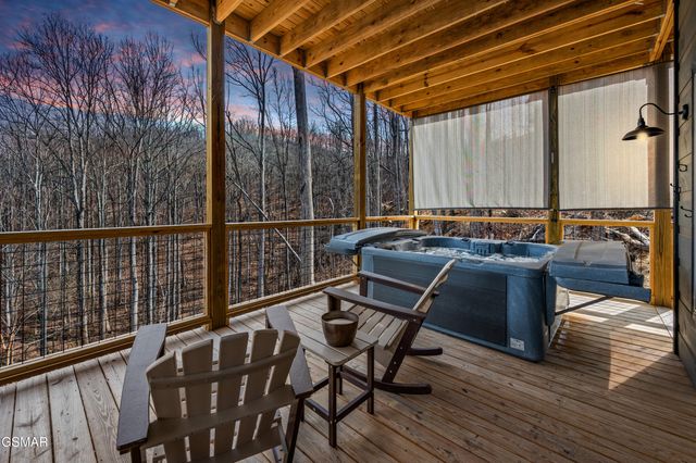 2247 Headrick Lead, Sevierville, TN 37862