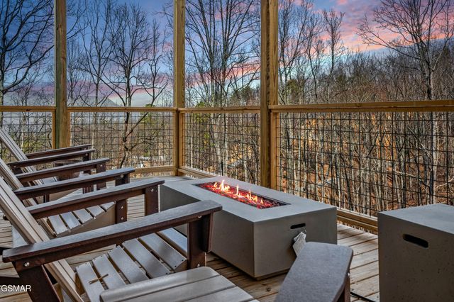 2247 Headrick Lead, Sevierville, TN 37862