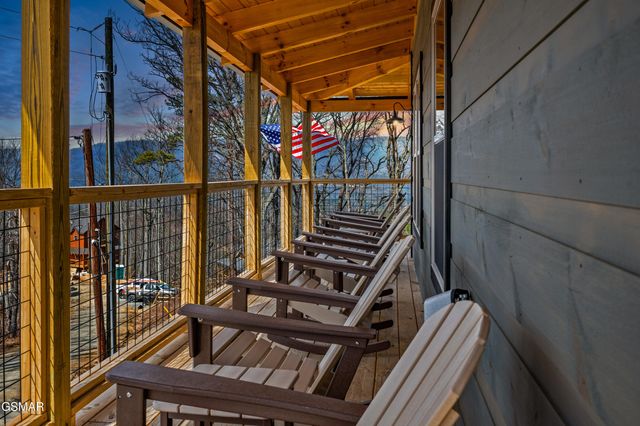 2247 Headrick Lead, Sevierville, TN 37862