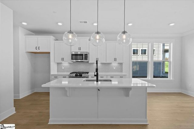 469 Amaryllis Lane, Woodruff, SC 29388