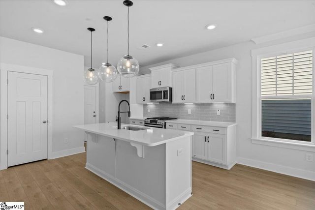 469 Amaryllis Lane, Woodruff, SC 29388