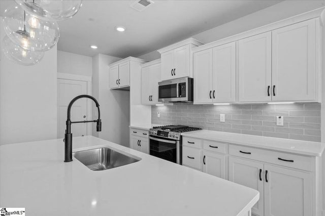 469 Amaryllis Lane, Woodruff, SC 29388