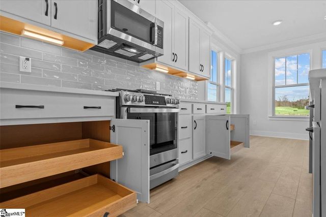 469 Amaryllis Lane, Woodruff, SC 29388