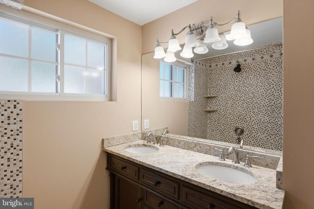 214 E UNIVERSITY PKWY, Baltimore, MD 21218