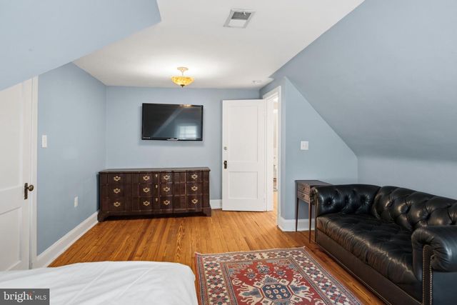 214 E UNIVERSITY PKWY, Baltimore, MD 21218