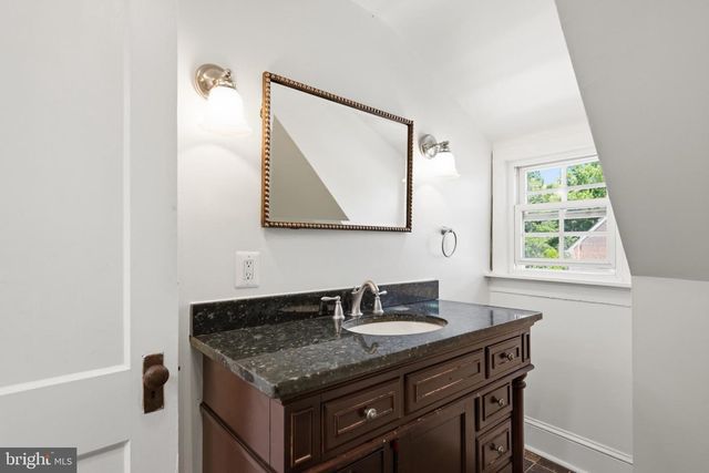 214 E UNIVERSITY PKWY, Baltimore, MD 21218