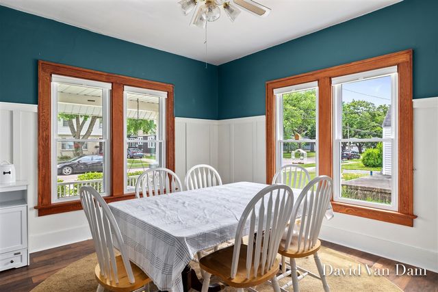 2433 Wyoming Avenue, Wyoming, MI 49519