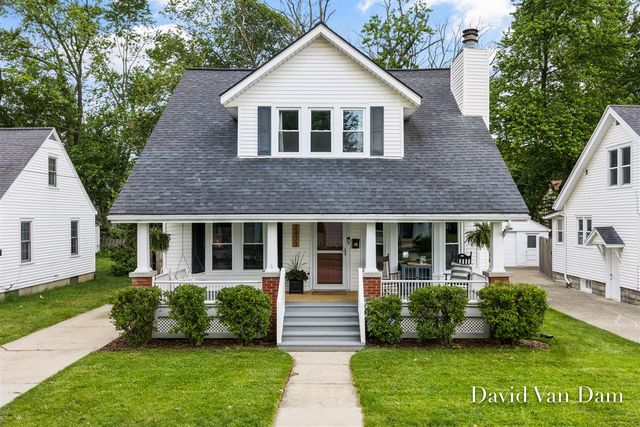 2433 Wyoming Avenue, Wyoming, MI 49519